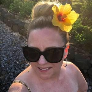 Meet your Posher, Carrie